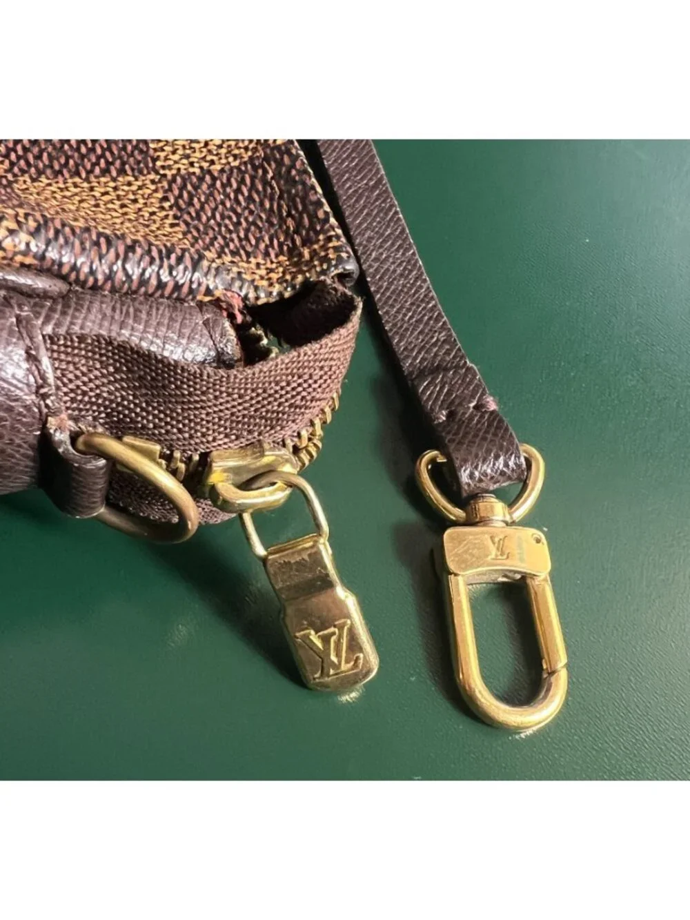 AUTHENTIC LOUIS VUITTON DAMIER POCHETTE HANDBAG